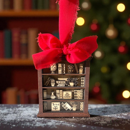 Bookshelf shaker ornament