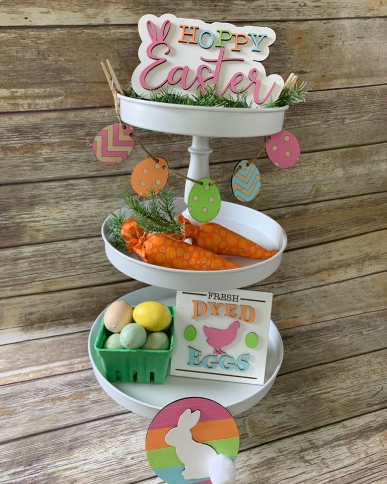 Holiday Tier Tray Decor