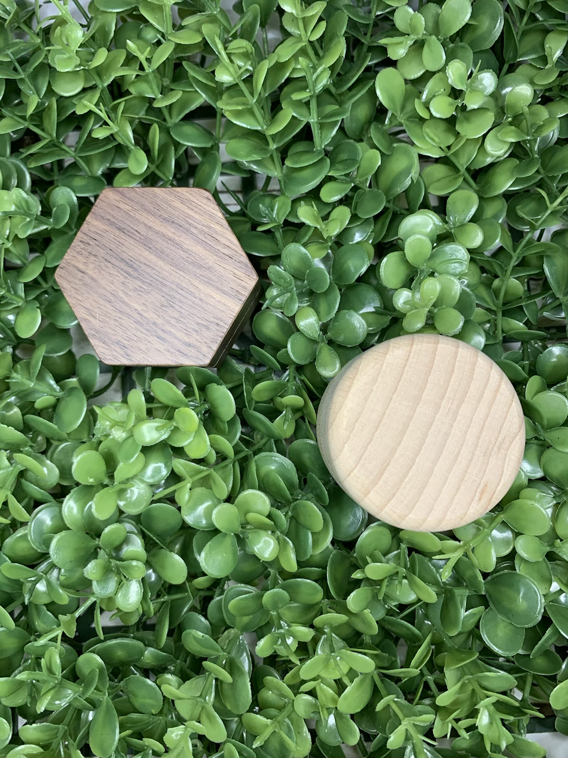Customizable ring-favor holder