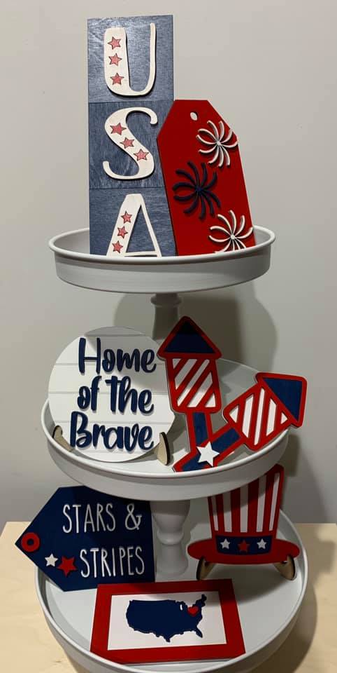 Holiday Tier Tray Decor