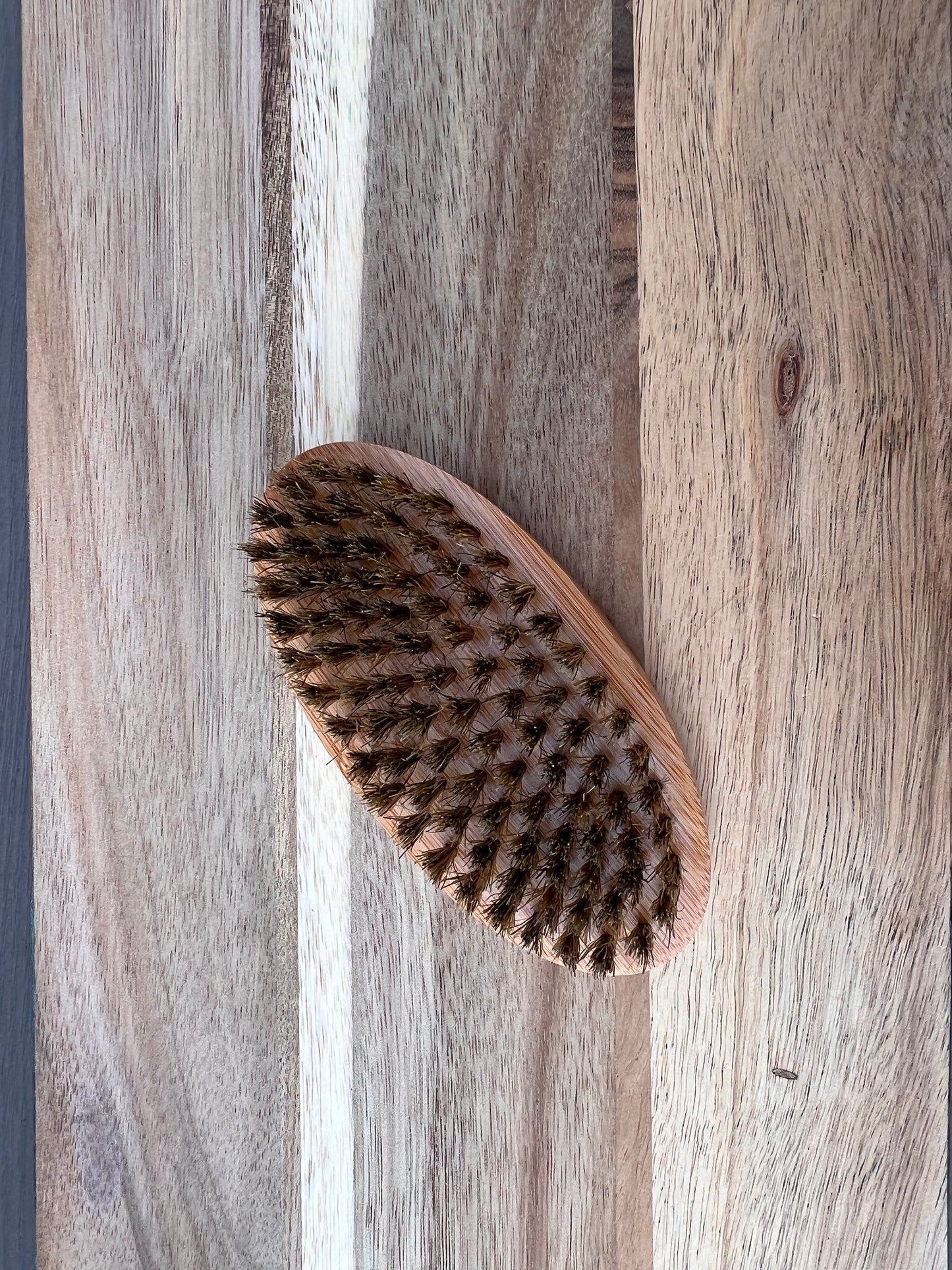 Customizable beard brush